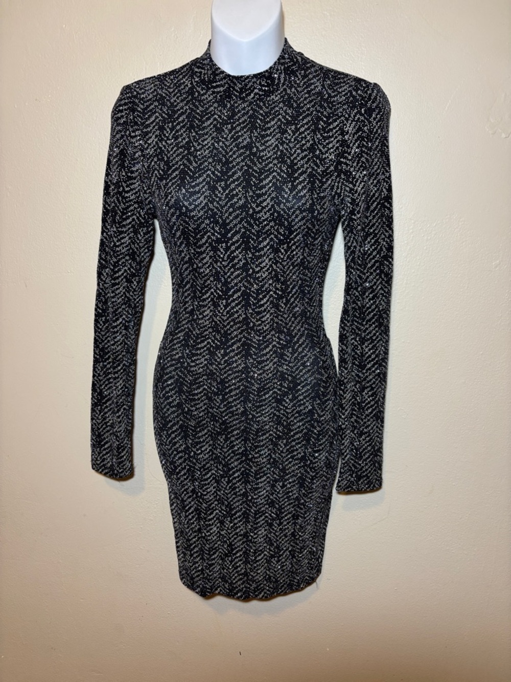 AKIRA Black & White Long Sleeve Knit Bodycon Dress